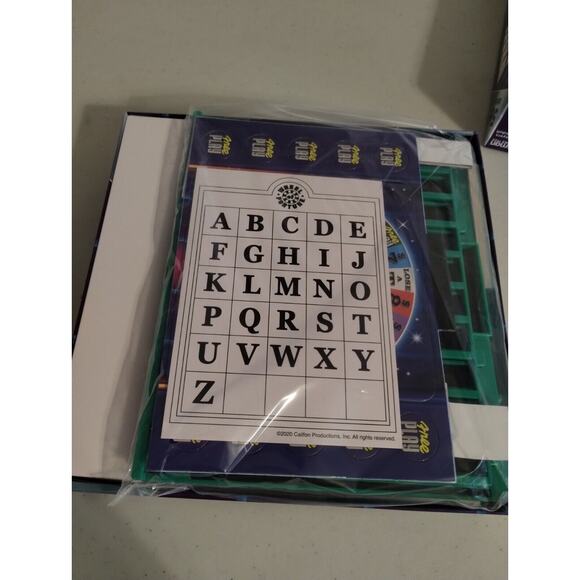 Wheel of Fortune 5th Edition Board Game 2-4 Players - Picture 4 of 4